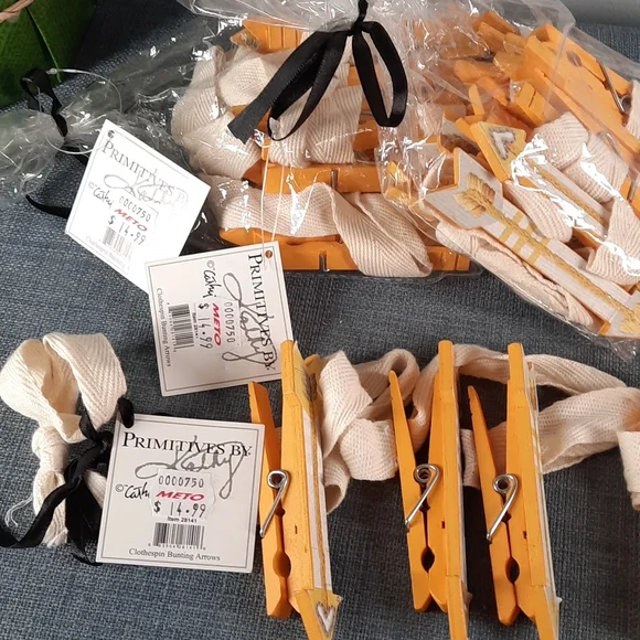 Clothespin Bunting Photo Wall Display Arrows Yellow Picture Clips Doorway Accent - Picture 4 of 4